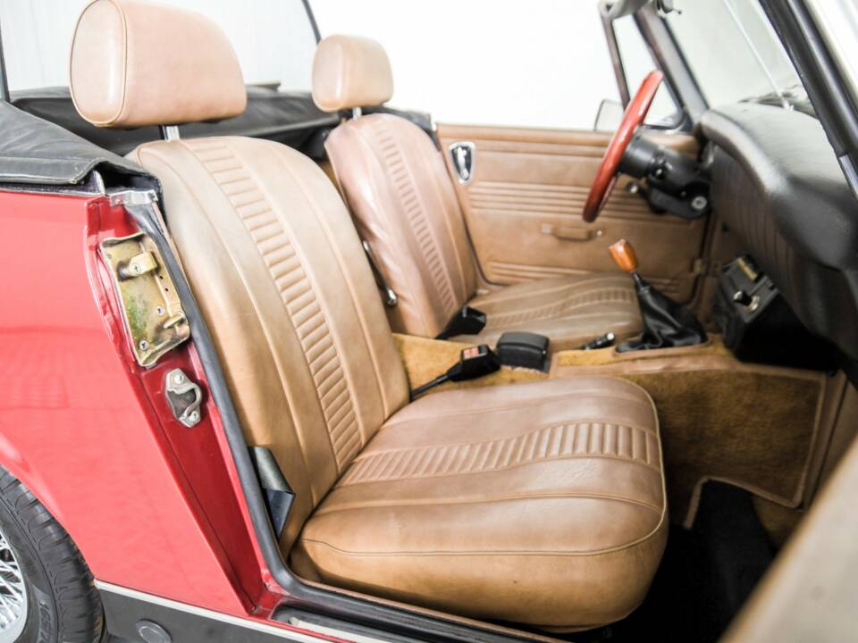 Image 29/50 de MG Midget 1500 (1979)