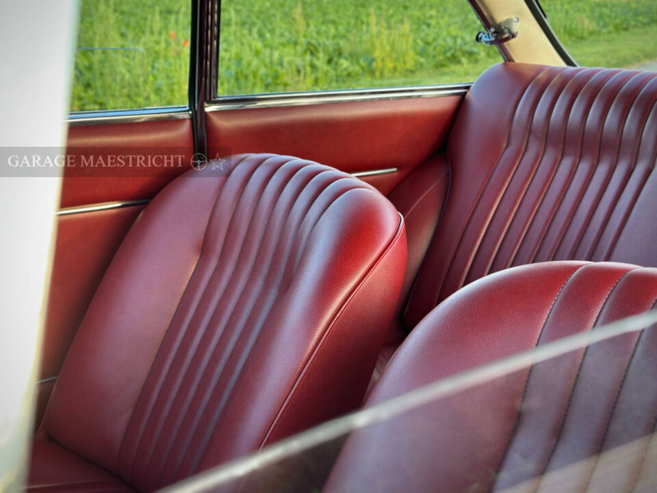 Afbeelding 59/84 van Alfa Romeo Giulia 1600 GT Junior (1972)