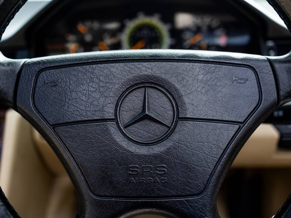 Bild 34/46 von Mercedes-Benz E 320 (1994)