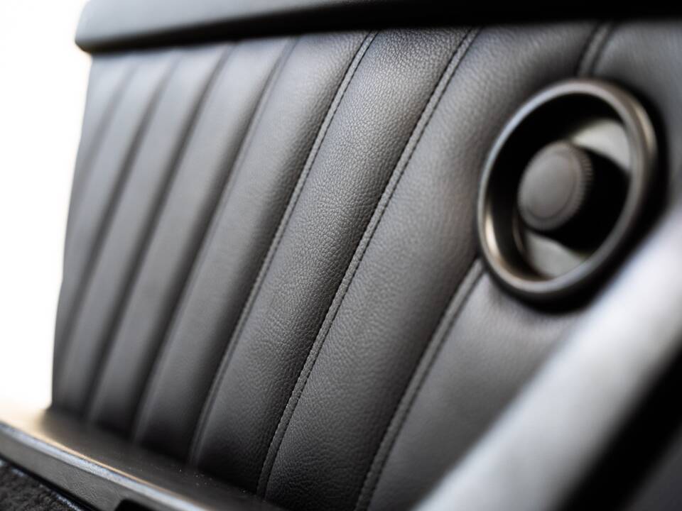 Image 8/31 of Porsche 911 Carrera 3.2 (1988)