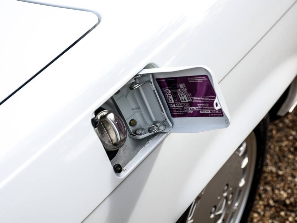 Image 33/35 of Mercedes-Benz 300 SL (1989)