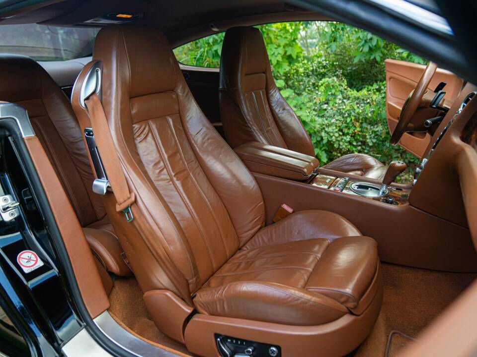 Image 38/50 of Bentley Continental GT (2004)