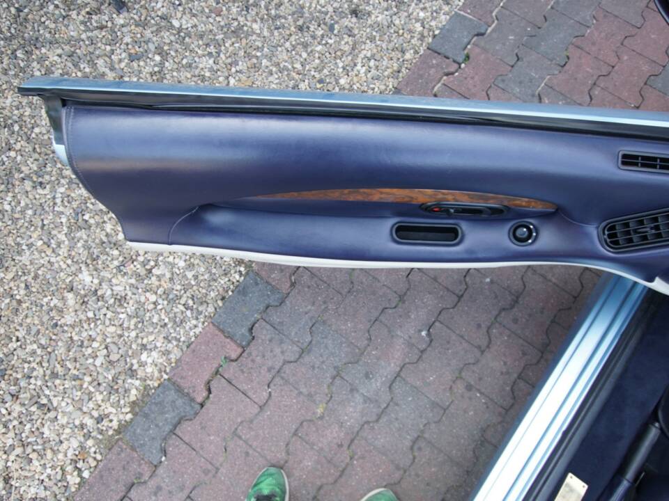 Image 19/50 of Aston Martin DB 7 Vantage Volante (2000)