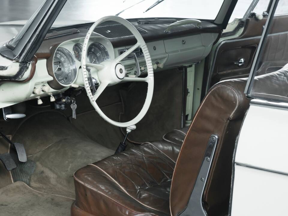 Bild 25/50 von BMW 503 (1959)