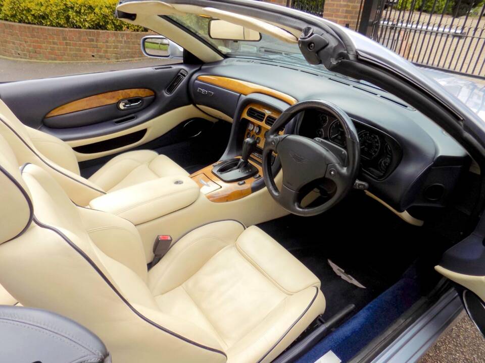 Bild 32/50 von Aston Martin DB 7 Vantage Volante (2001)