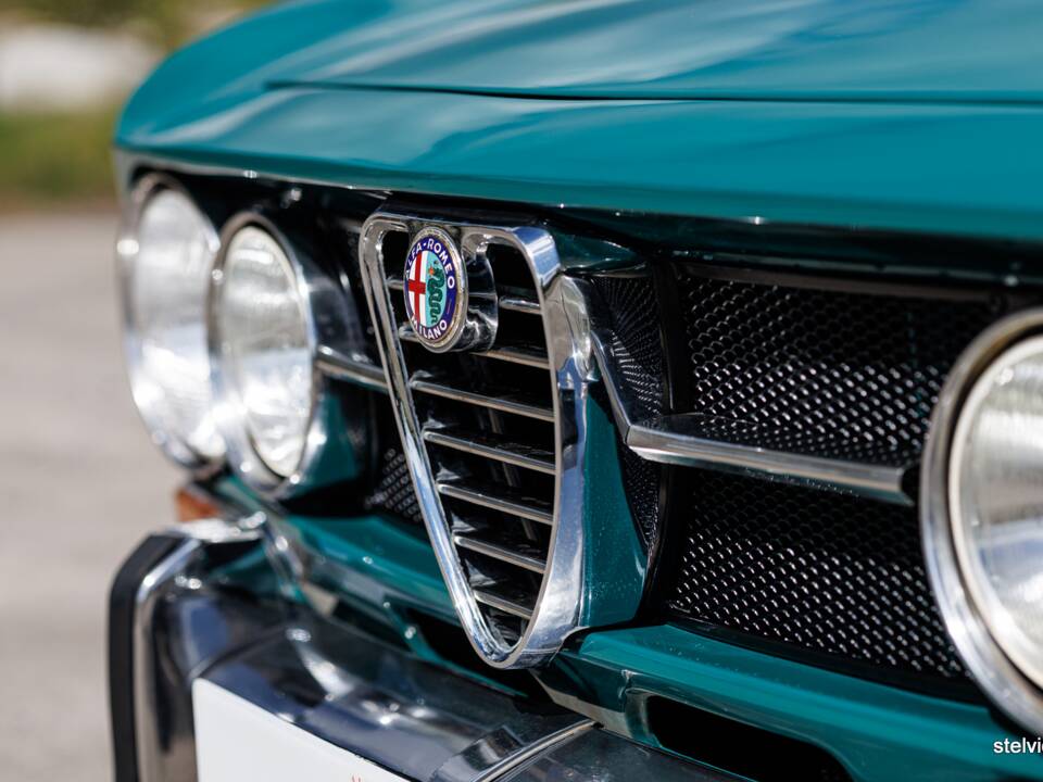 Bild 18/39 von Alfa Romeo 1750 GT Veloce (1971)