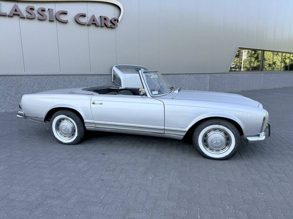 Image 8/36 of Mercedes-Benz 230 SL (1965)