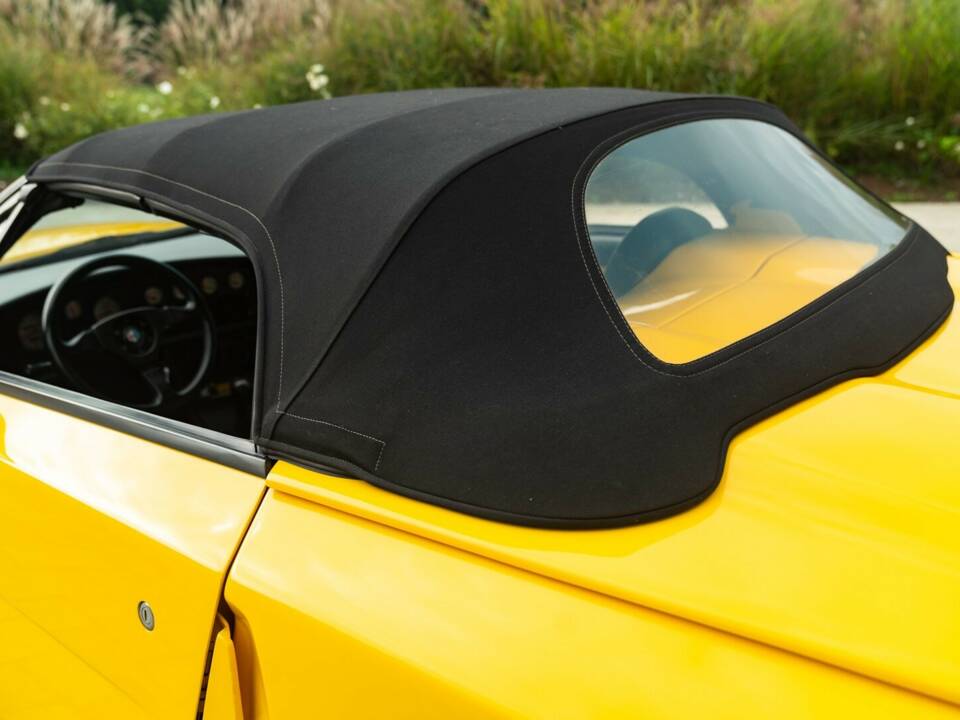 Image 34/50 of Alfa Romeo RZ (1994)