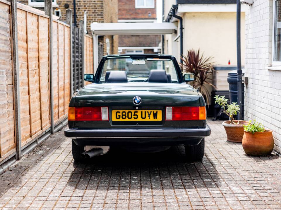 Bild 18/47 von BMW 320i (1990)
