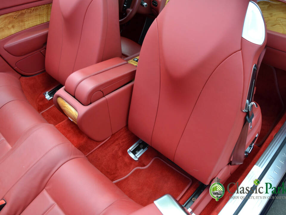 Bild 35/50 von Bentley Continental GTC (2007)