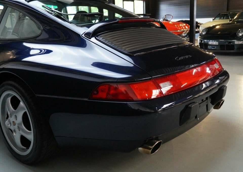 Image 40/50 of Porsche 911 Carrera (1995)