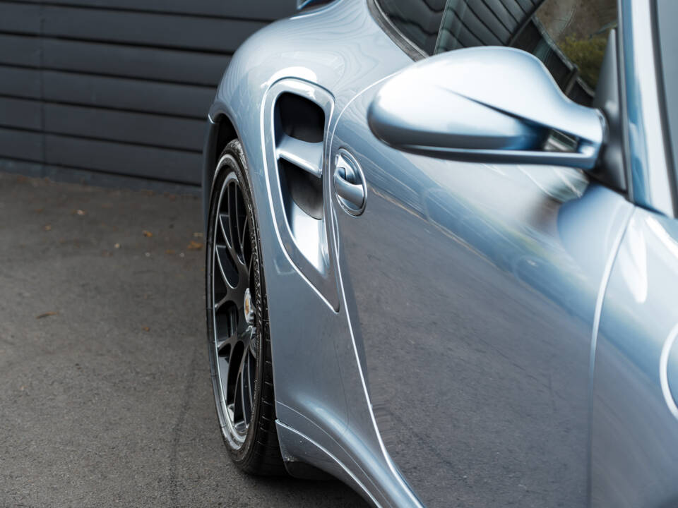 Bild 38/43 von Porsche 911 Turbo (2011)