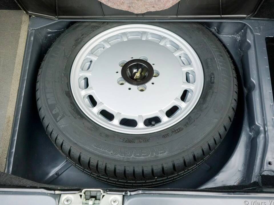 Bild 56/59 von Mercedes-Benz 280 SL (1985)