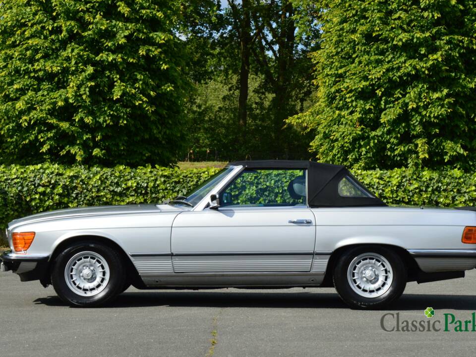 Image 6/50 de Mercedes-Benz 500 SL (1985)