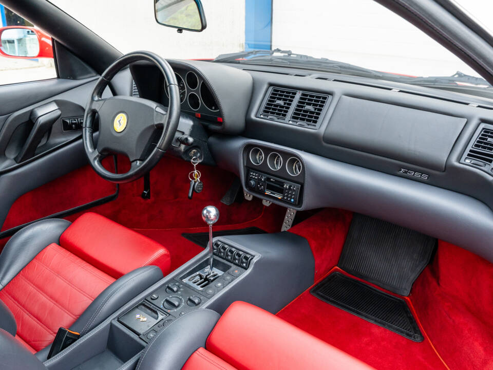 Imagen 55/89 de Ferrari F 355 Berlinetta (1996)