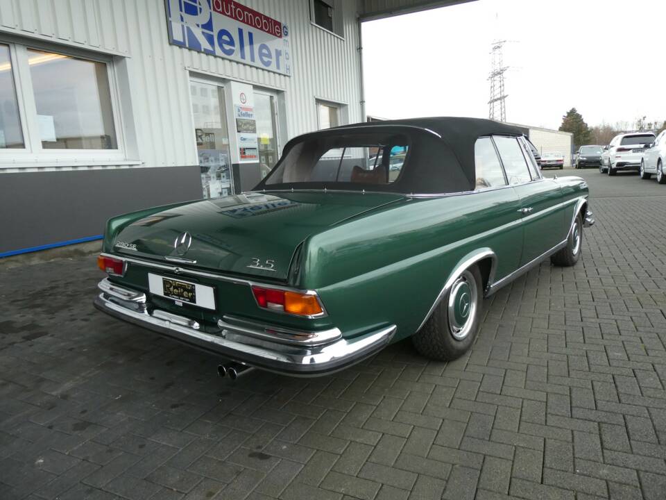 Afbeelding 4/26 van Mercedes-Benz 280 SE 3,5 (1970)