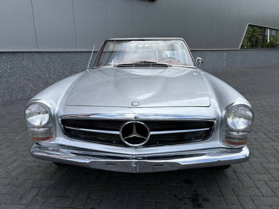 Image 2/50 of Mercedes-Benz 230 SL (1966)