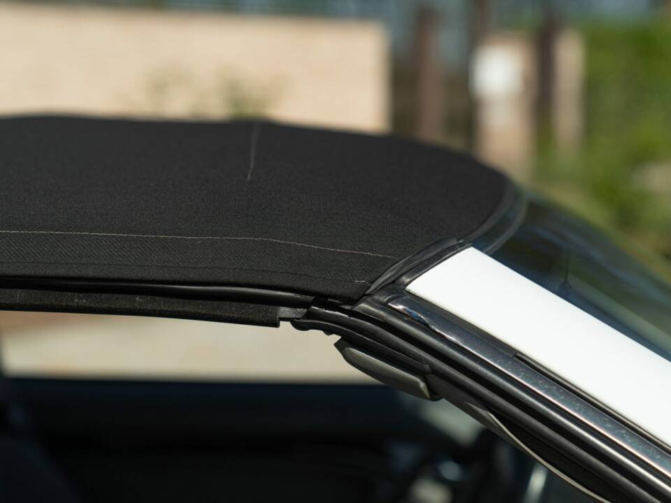 Image 12/50 of Mercedes-Benz SL 320 (1997)