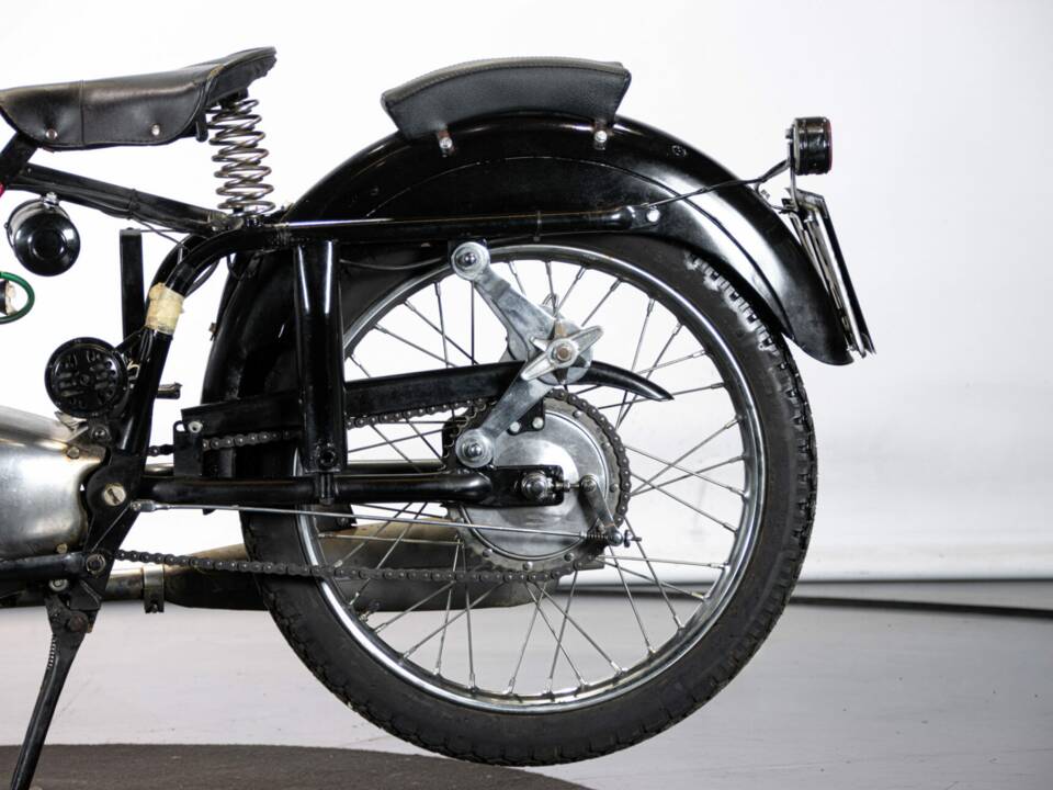 Bild 17/50 von Gilera 150 Sport (1951)