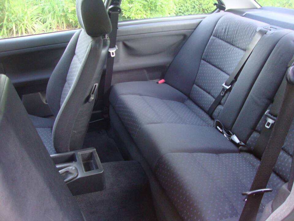 Afbeelding 17/39 van BMW 316i (1993)