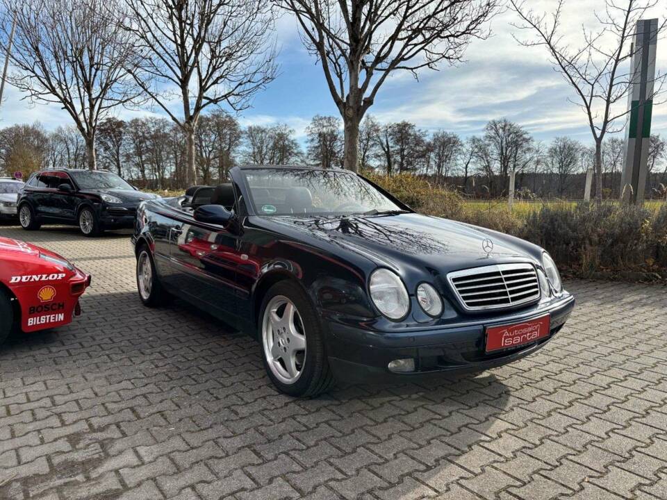 Afbeelding 4/34 van Mercedes-Benz CLK 320 (1999)