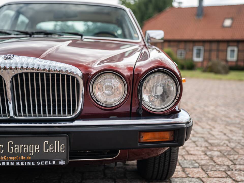 Bild 4/46 von Jaguar XJ 12 (1991)