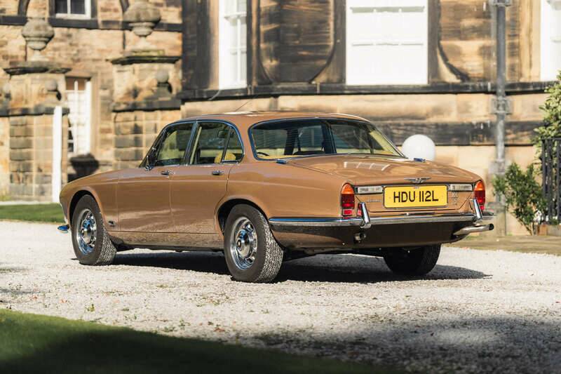 Image 37/50 of Jaguar XJ 12 (1972)