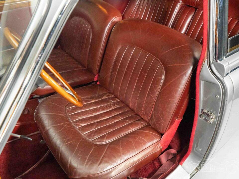 Image 10/19 de Jaguar Mk II 3.8 (1967)
