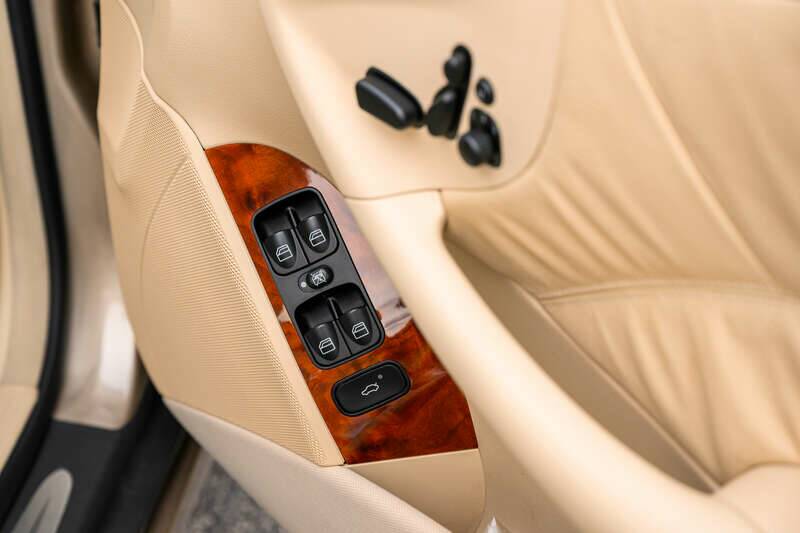 Bild 34/47 von Mercedes-Benz CLK 320 (2003)