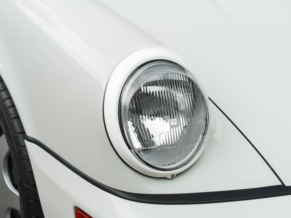 Bild 44/48 von Porsche 911 Carrera 2 (1990)