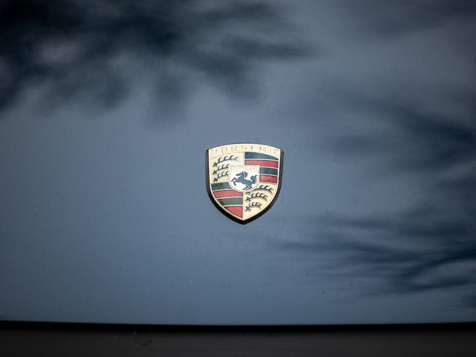 Image 21/50 of Porsche 911 Carrera 3.2 (1985)