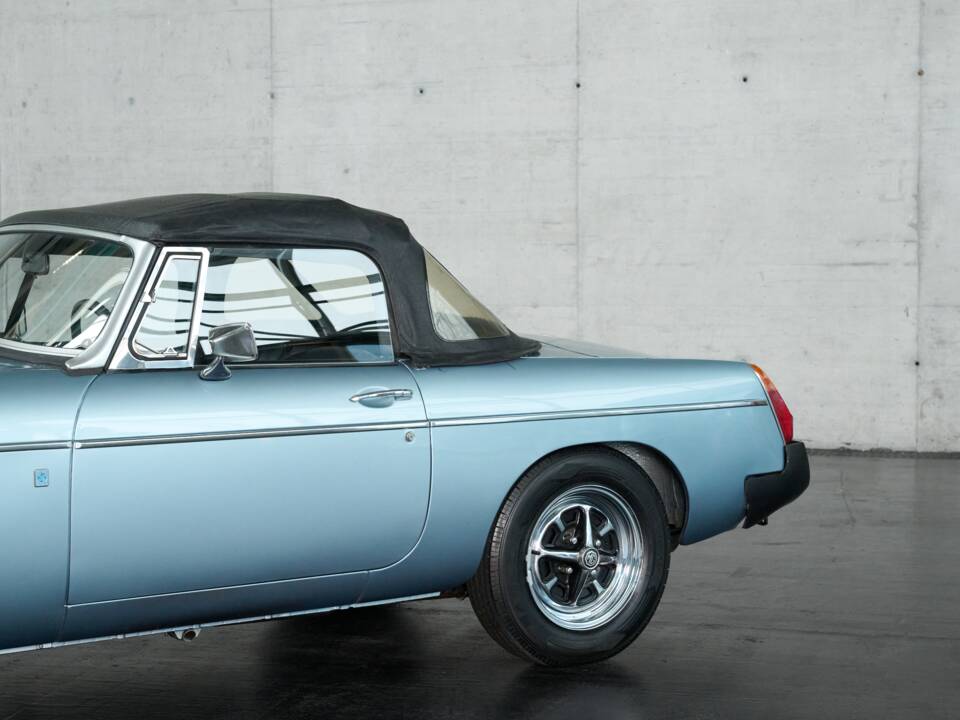 Image 9/50 of MG MGB (1976)
