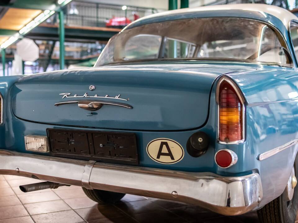 Image 4/22 of Opel Olympia Rekord (1958)