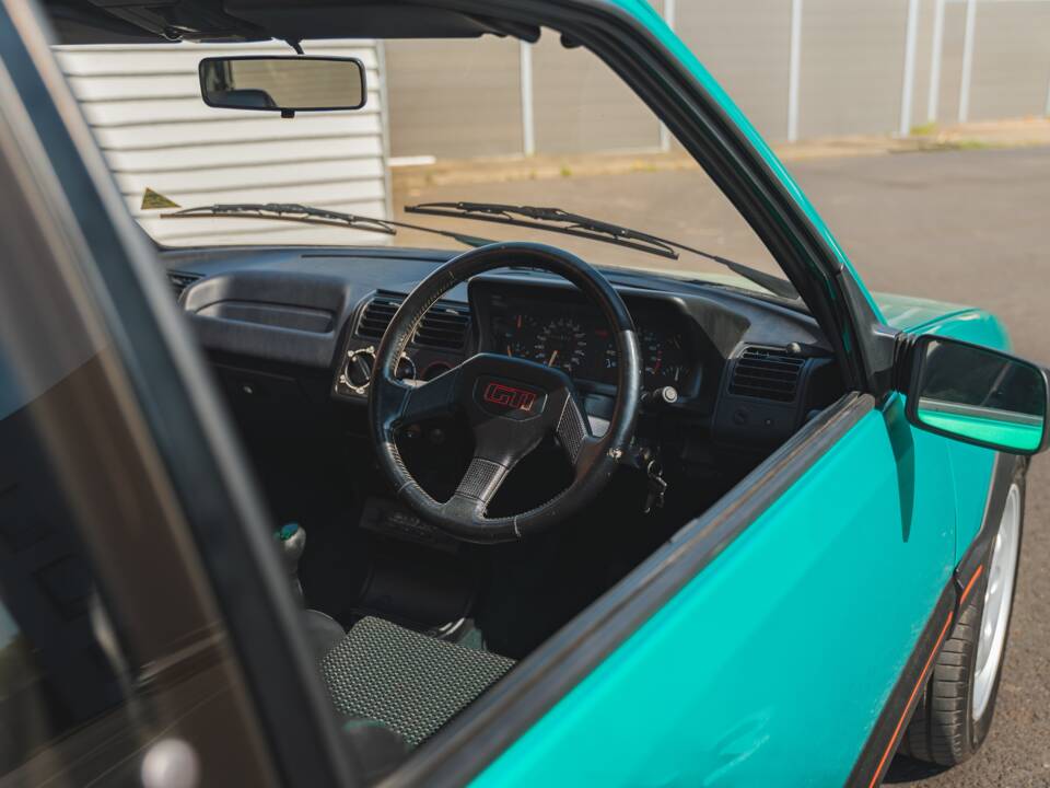 Bild 39/50 von Peugeot 205 GTi 1.9 (1991)