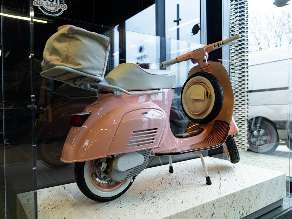 Image 3/31 of Piaggio Vespa 50 Special (1976)
