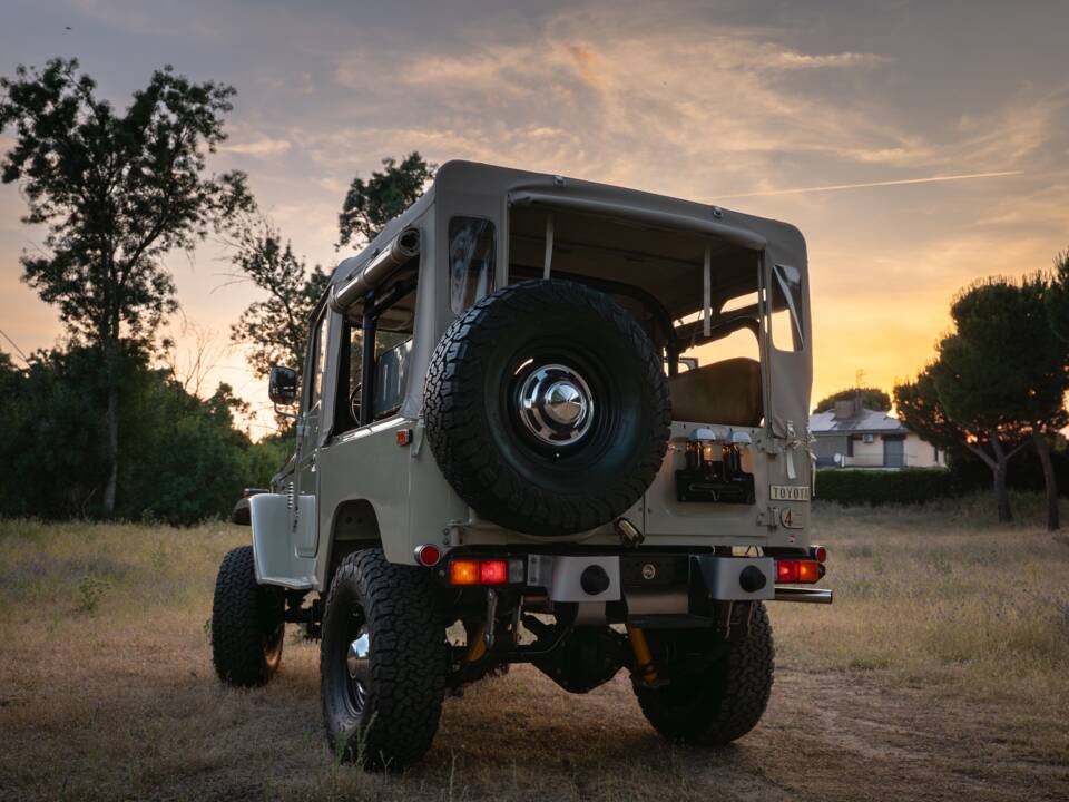 Imagen 10/25 de Toyota Land Cruiser FJ 40 (1973)