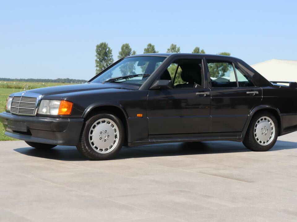 Immagine 50/50 di Mercedes-Benz 190 E 2.3-16 (1986)