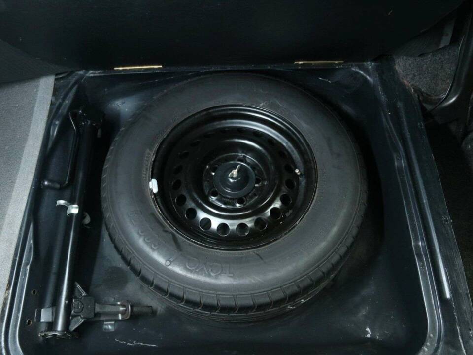 Image 26/29 of Mercedes-Benz 280 SE (1977)