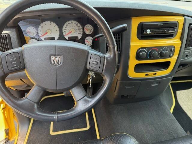 Image 12/24 of Dodge Ram 1500 (2005)