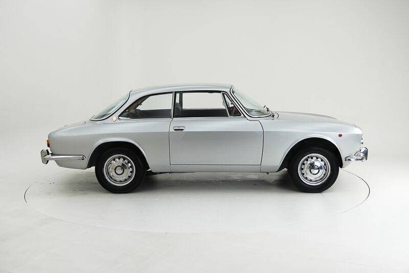 Bild 6/15 von Alfa Romeo 1750 GT Veloce (1971)