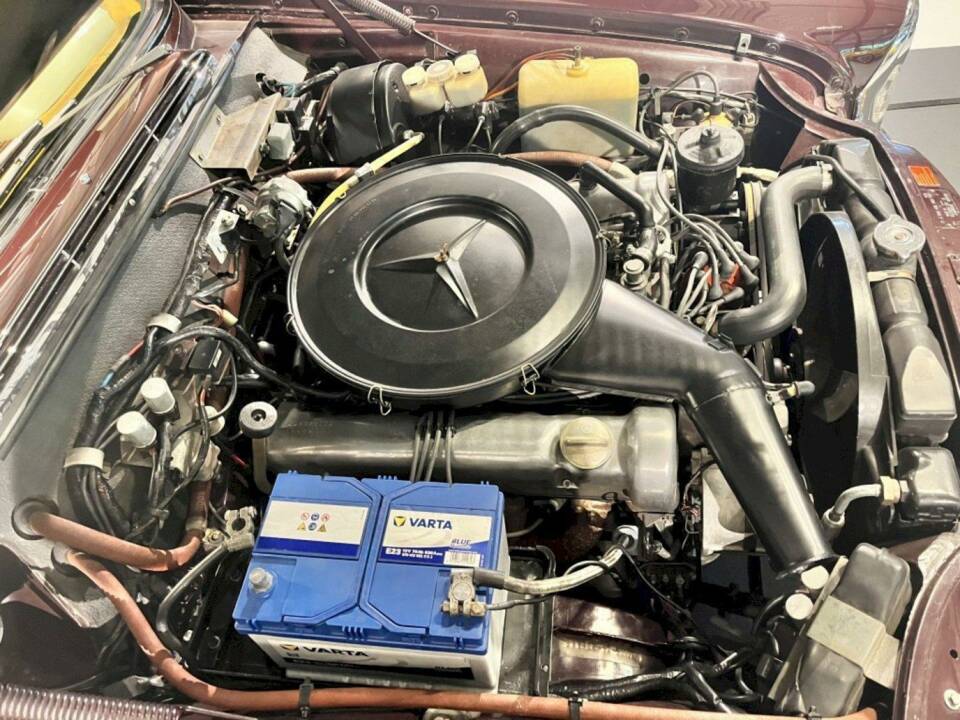 Image 27/36 de Mercedes-Benz 280 SE 3,5 (1971)