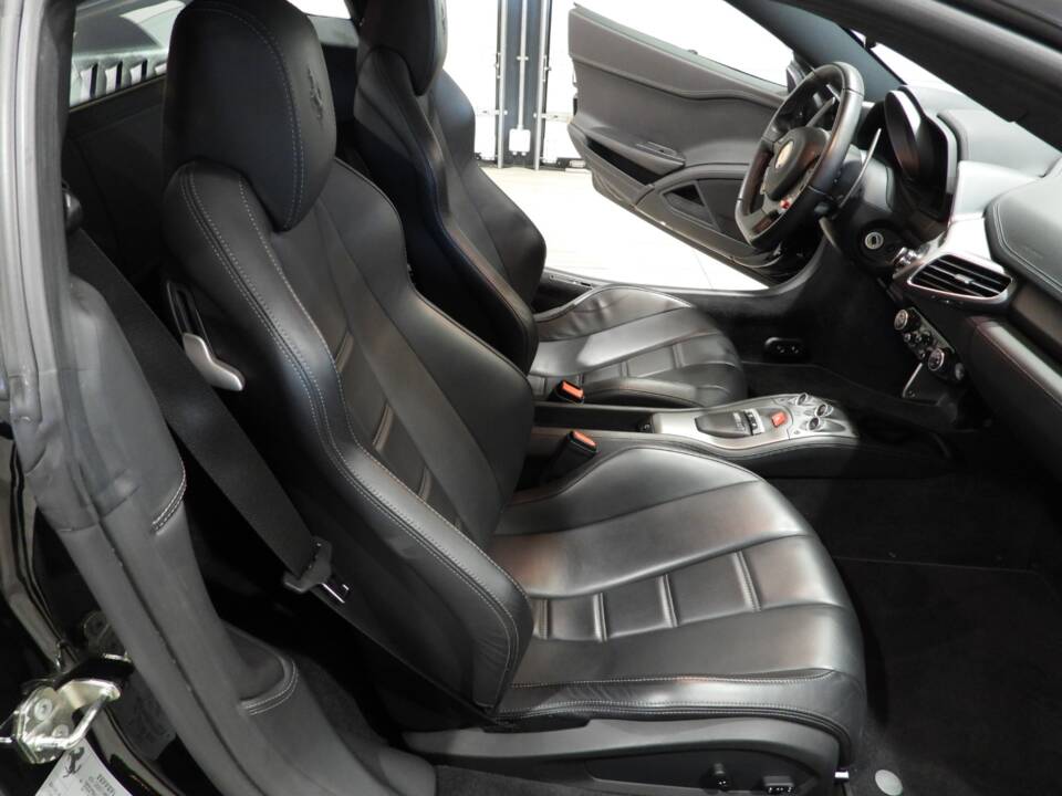 Image 9/15 de Ferrari 458 Italia (2011)