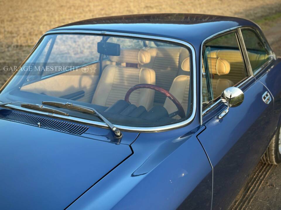 Afbeelding 17/99 van Alfa Romeo 2000 GT Veloce (1973)