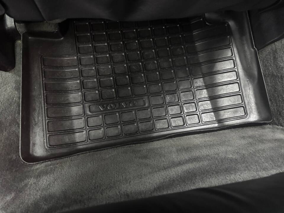 Image 18/32 of Volvo 960 3.0i (1992)