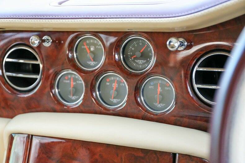Imagen 41/50 de Bentley Arnage T (2002)