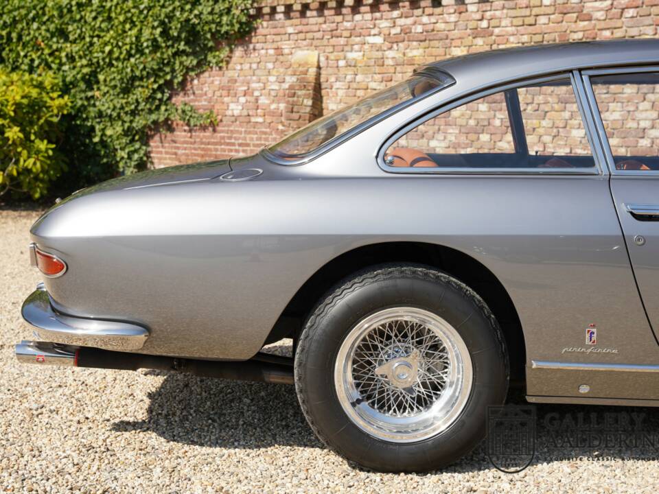 Imagen 28/50 de Ferrari 330 GT 2+2 (1965)