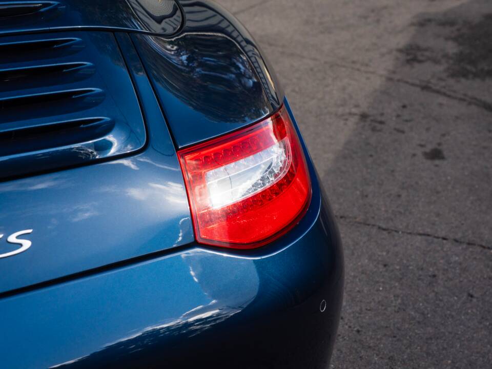 Image 41/54 of Porsche 911 Carrera GTS (2011)
