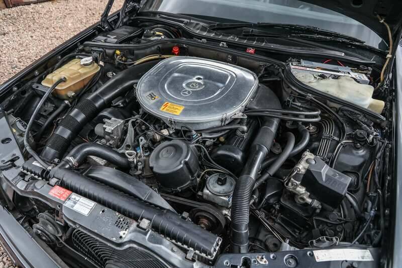 Image 11/50 of Mercedes-Benz 560 SEC 6.0 AMG (1989)