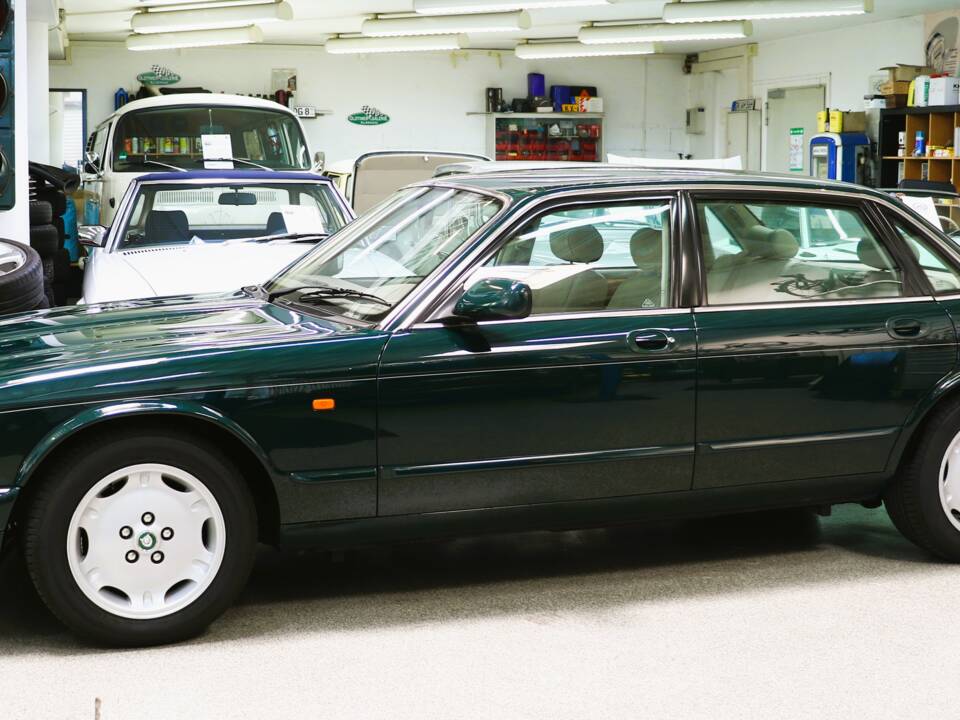 Bild 5/29 von Jaguar XJ6 3.2 Executive (1997)