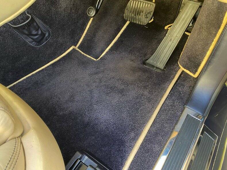 Afbeelding 44/50 van Bentley Azure (2007)